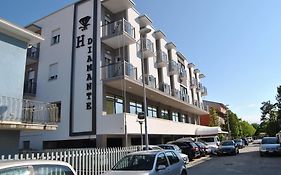 Hotel Diamante 5 minuti dalla fiera di rimini CON PARCHEGGIO INCLUSO